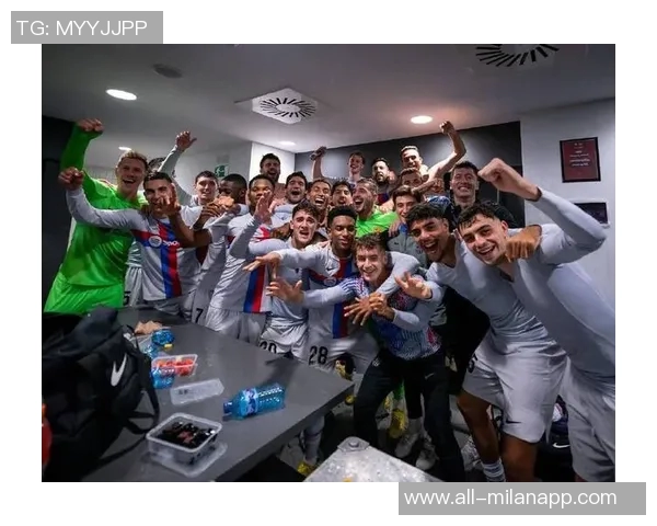 巴萨绯闻新星F阿斯拉尼现场观战加泰德比与哈维合影引关注